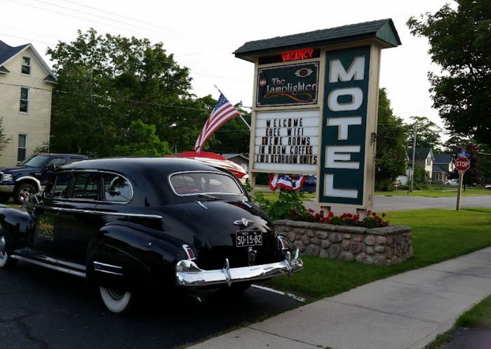 Lamplighter Motel - Recent Photos From Website (newer photo)